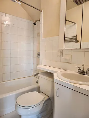 Rented by Frank Valvo Real Estate | media 11