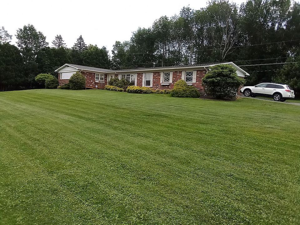 1.1 acres large yard