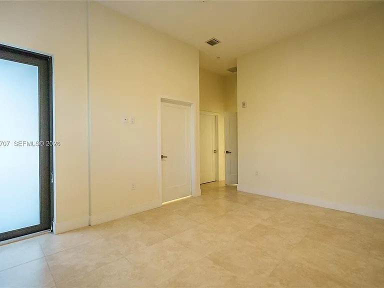 1091 Galiano St #102 — Photo 21