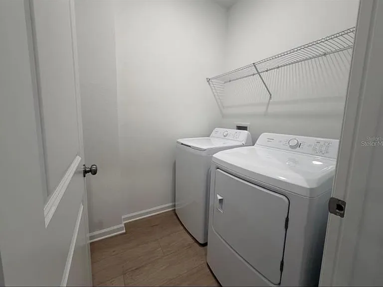 1607 Loxley Trl — Photo 2