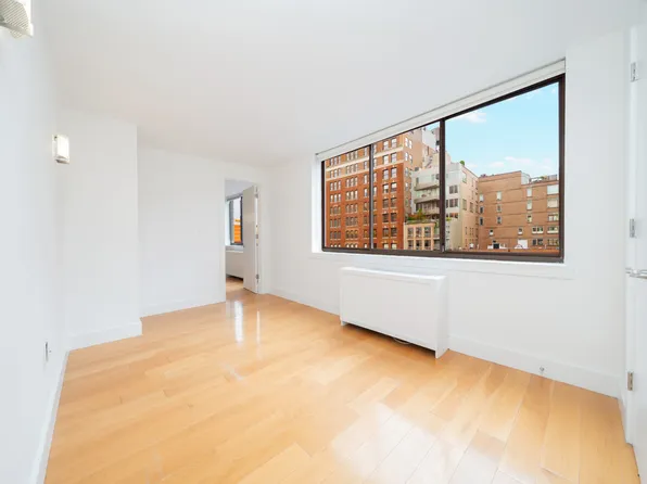 250 West 19th Street image 4 of 13