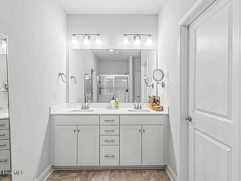 702 Greenwich Pl — Photo 21