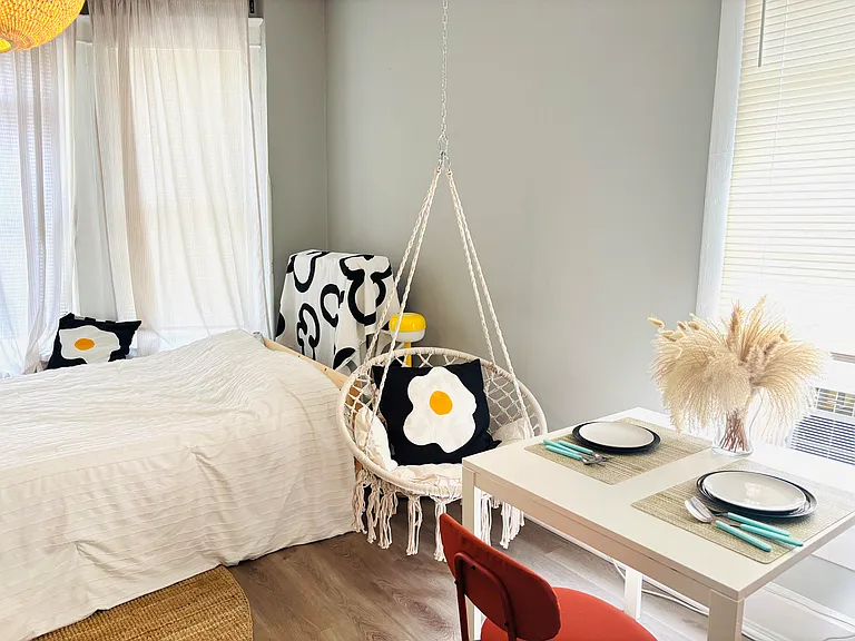 1319 Harbert Ave #3 — Photo 4