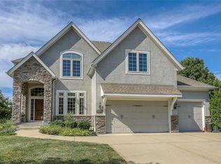 912 SW Drake Dr, Lees Summit, MO 64082