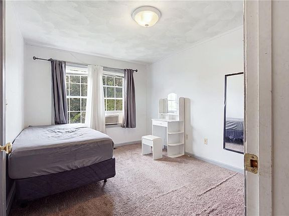 3rd image of 71 Clemence St