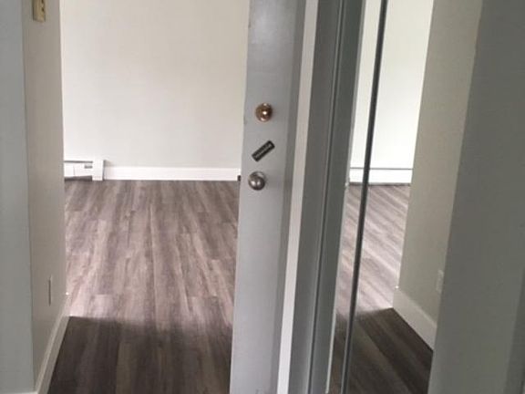 5th image of 11821 105th St NW #14