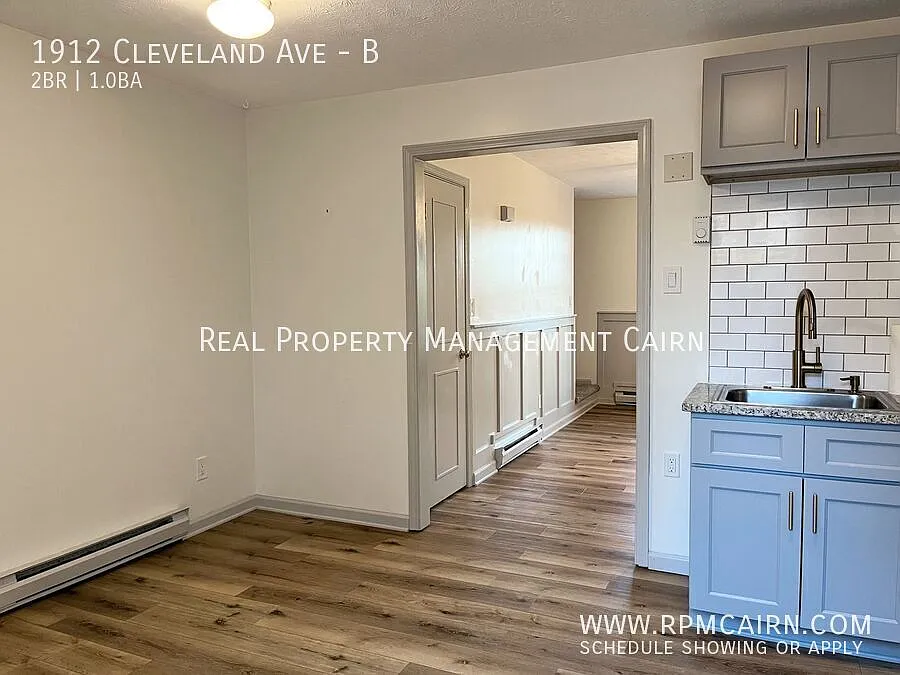 Beautifully Upgraded 2 Bedroom 1 Bathroom in a Duplex — Photo 4
