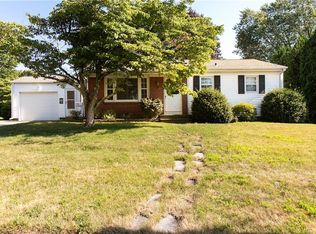 20 Thistle Dr, Cranston, RI 02920