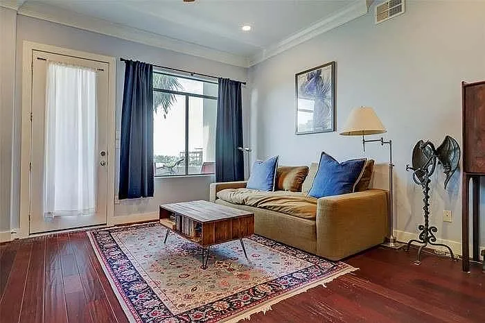 510 Lovett Blvd #403 — Photo 8