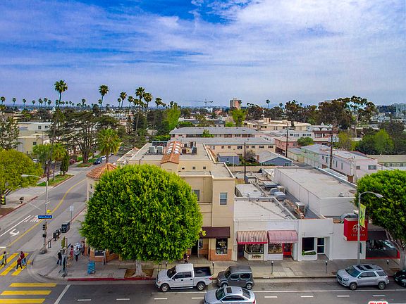 3rd image of 728 Montana Ave