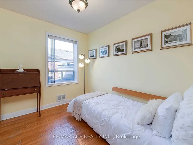3715 Saint Clair Ave E #MAIN — Photo 10