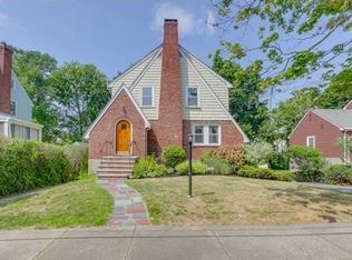 95 Oakdale Rd, Newton, MA 02461