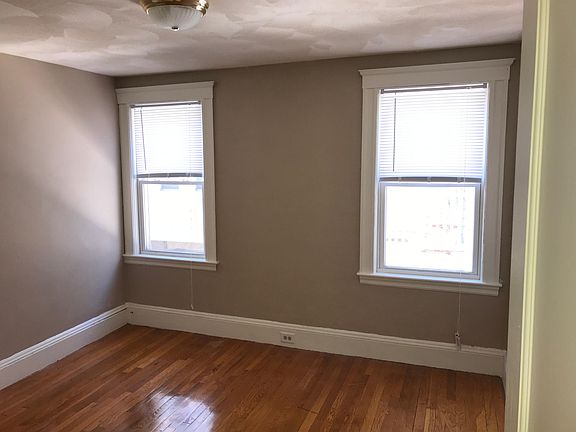 5th image of 36 Gordon St APT 1