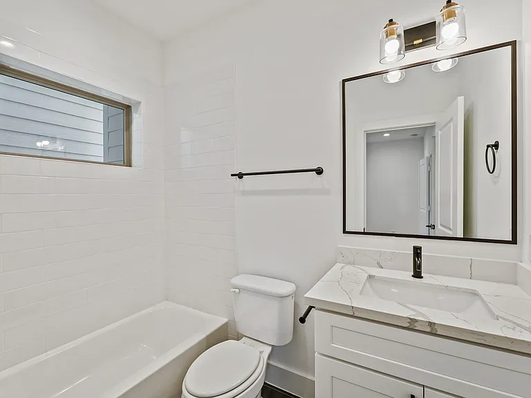 1108 Brooks St — Photo 18