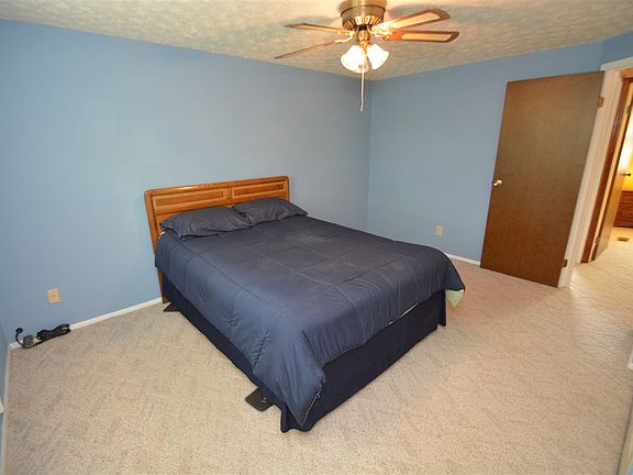 4th image of 7633 Woodbridge Ct