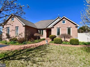 112 Club Ln, Earleville, MD 21919
