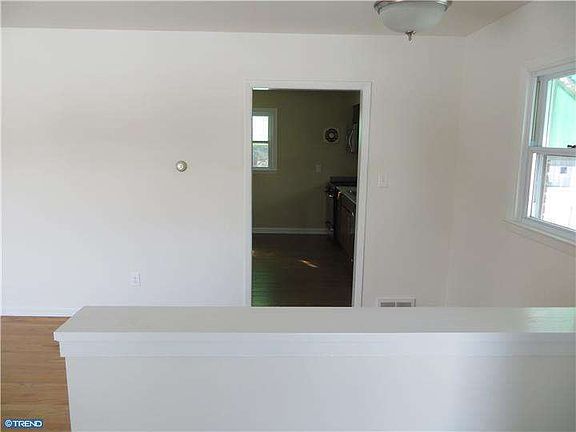 4th image of 20 Glover Cir