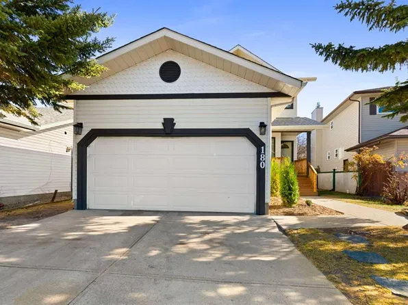 180 W Woodside Rd NW, Airdrie, AB T4B 2E2