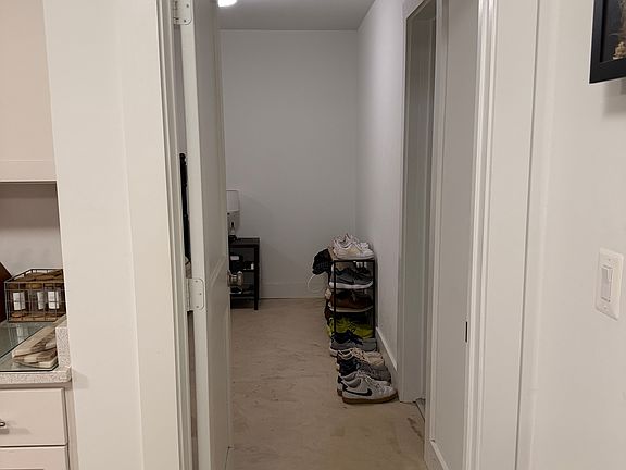 4th image of 605 N Irving St #7