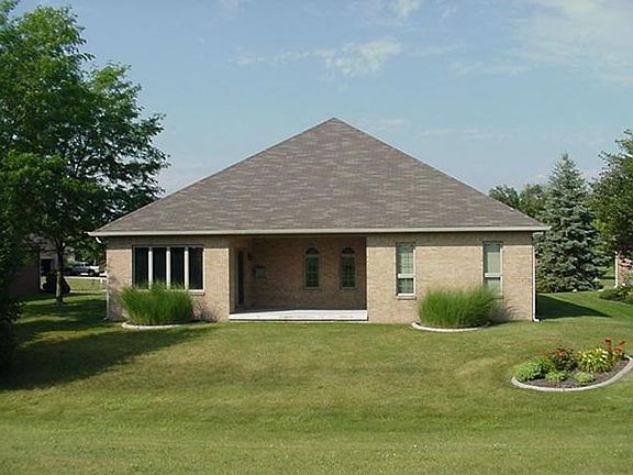 3rd image of 25 Augusta Dr
