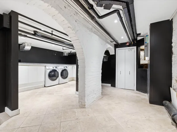 132 East 62nd Street TOWNHOUSE image 20 of 20