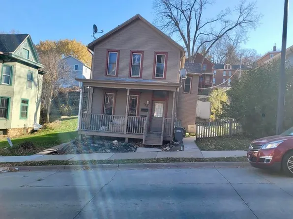 582 Loras Blvd, Dubuque, IA 52001