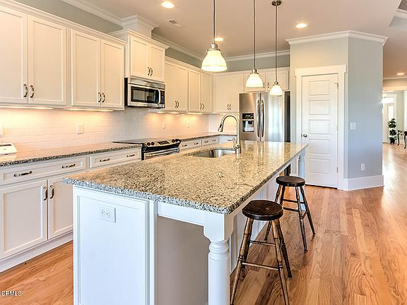 2nd image of 8329 Compass Pointe East Wynd NE
