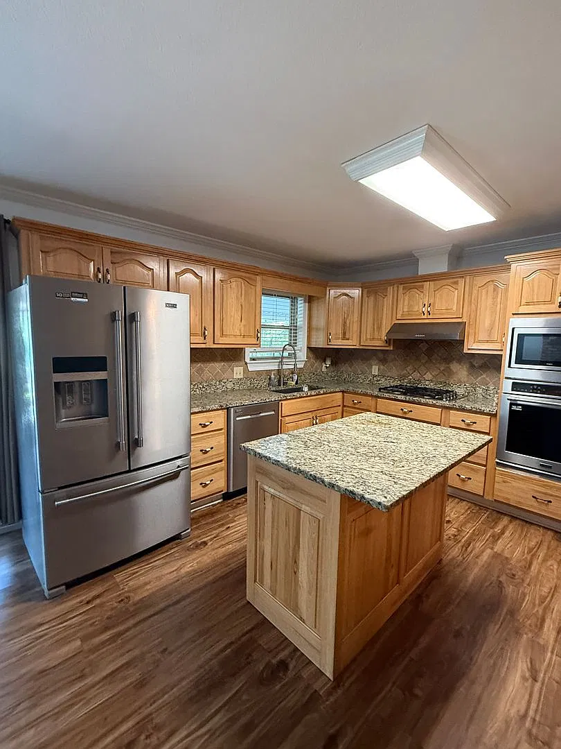 Beautiful 4 Bedroom/2 Bath home in Villa Del Rey Subdivison Ready to Move-in — Photo 3