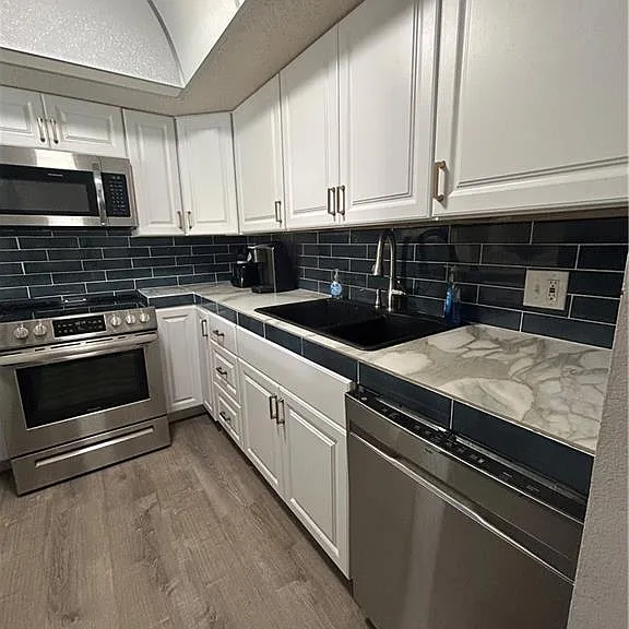 5479 Peppertree Dr #E13 — Photo 10
