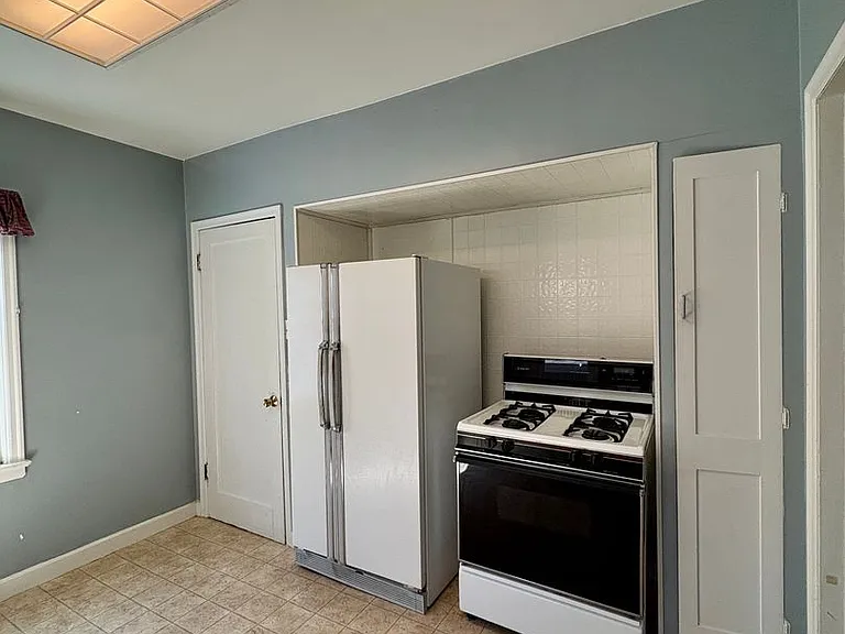 701 Alderson Ave — Photo 8