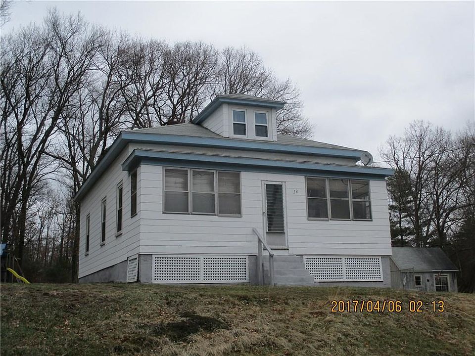 2nd image of 38 Pickering Rd