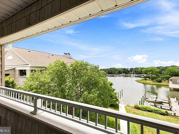 4th image of 534 Oyster Bay Pl #401