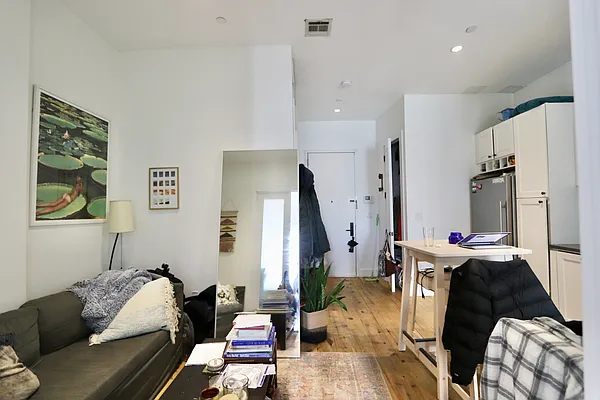 Rented by MADEHOME | media 104