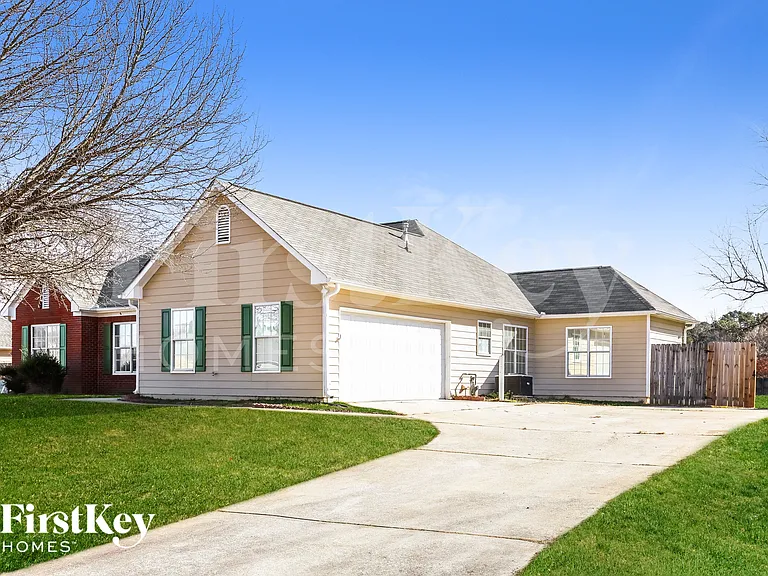 120 Grayview Ct — Photo 1