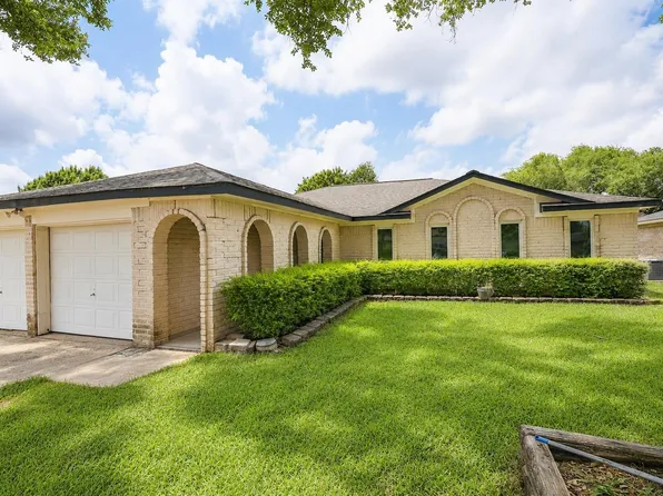 9422 Claridge Dr, Houston, TX 77031