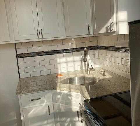 2nd image of 672 Carroll St #2