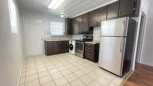 5689 Atlee Ave Photo 1
