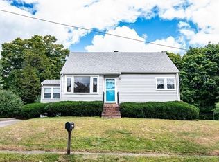 37 Richard Cir, Woburn, MA 01801