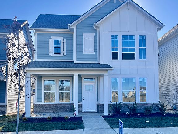 2nd image of 811 Rose Garden Way
