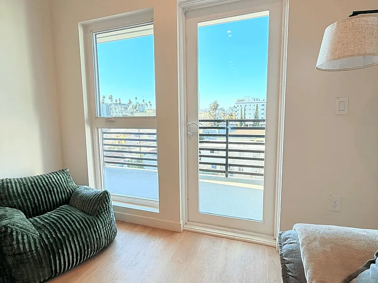 Lux Catalina — Photo 14