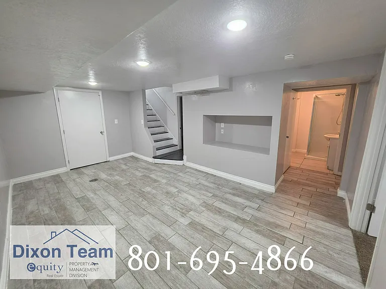 1284 E 22nd St — Photo 15