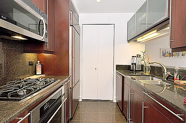 Sold by Markgraf Group Ltd | media 16