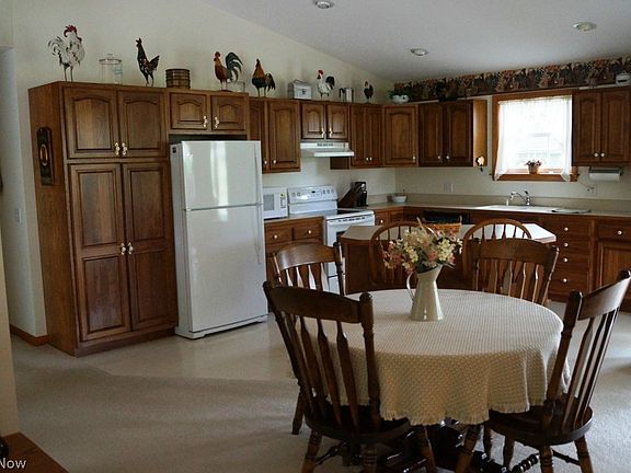 5th image of 4061 Macaw Rd NE
