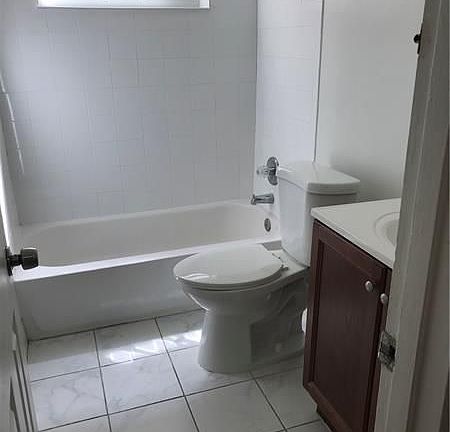 2nd image of 1821 NE 168th St APT A6