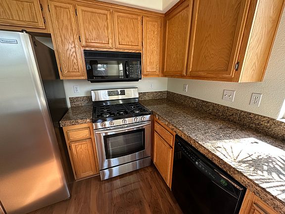 5th image of 690 Edenderry Dr