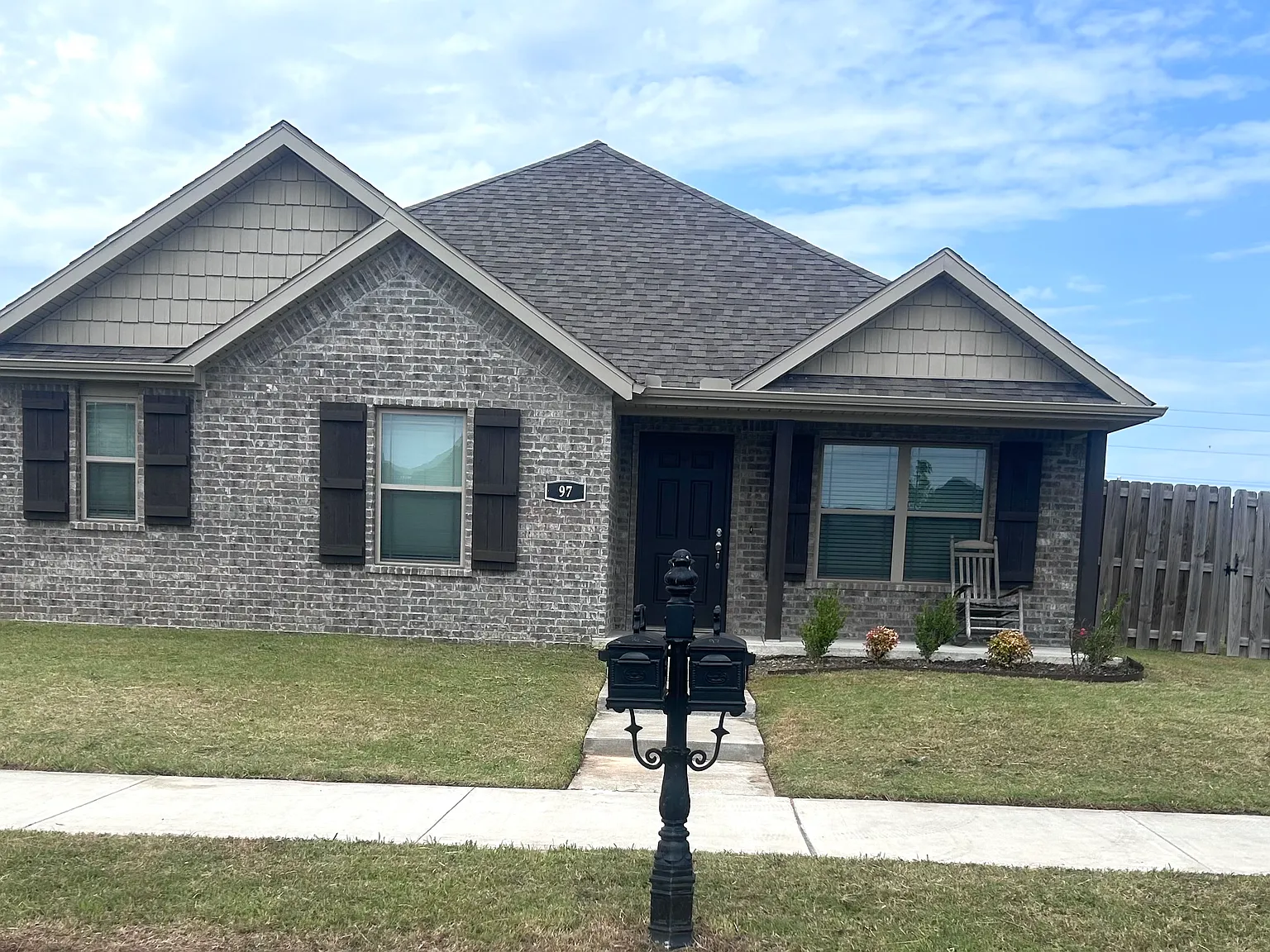 3 bed, 1575 sqft, $2,000 — Photo 1