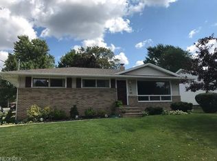 3875 Spencer Rd, Rocky River, OH 44116