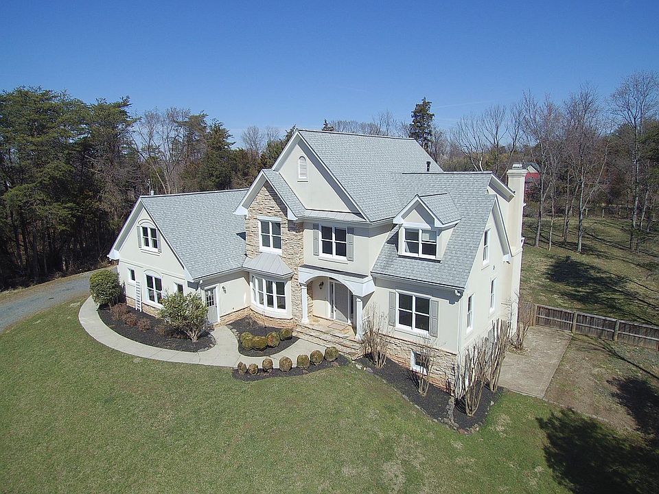 1st image of 710 Parrish Farm Ln