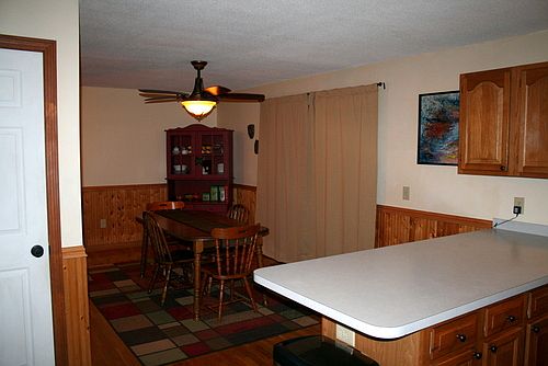 Breakfast Bar/Dining Room