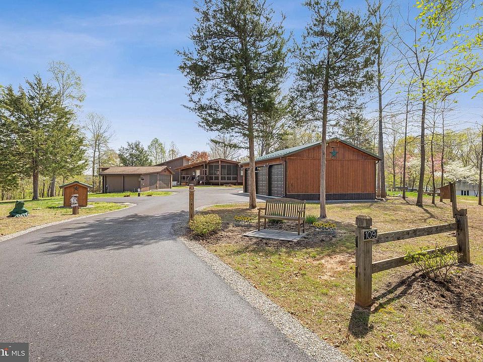 1st image of 109 White Oak Dr